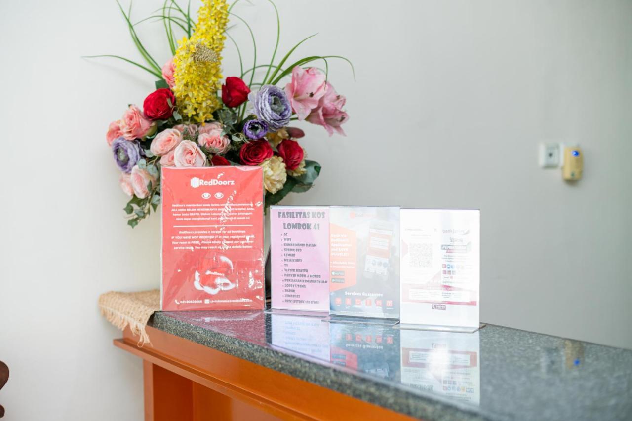 Reddoorz Syariah Near Marvel City Mall 2 Surabaya Dış mekan fotoğraf